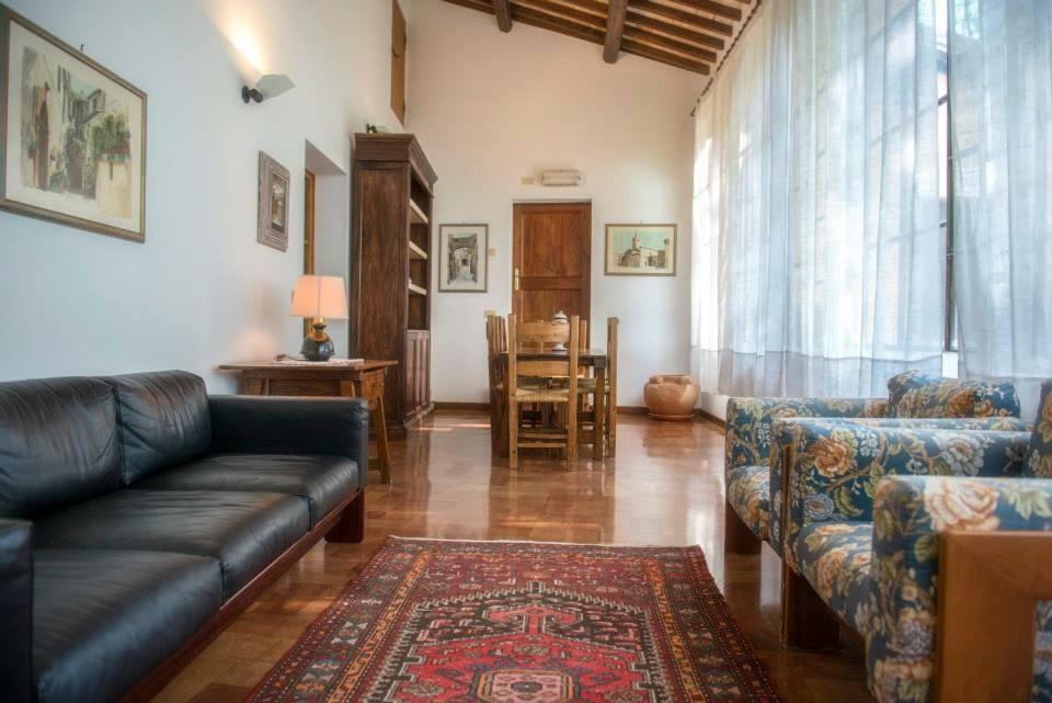 شقة Casa Dei Lecci فولينيو المظهر الخارجي الصورة